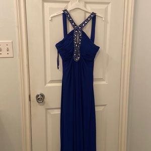 Prom dress size 4 petite blue colour.